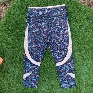 FP Free People Movement Floral patterned highwaisted Cropped Leggings Size Large